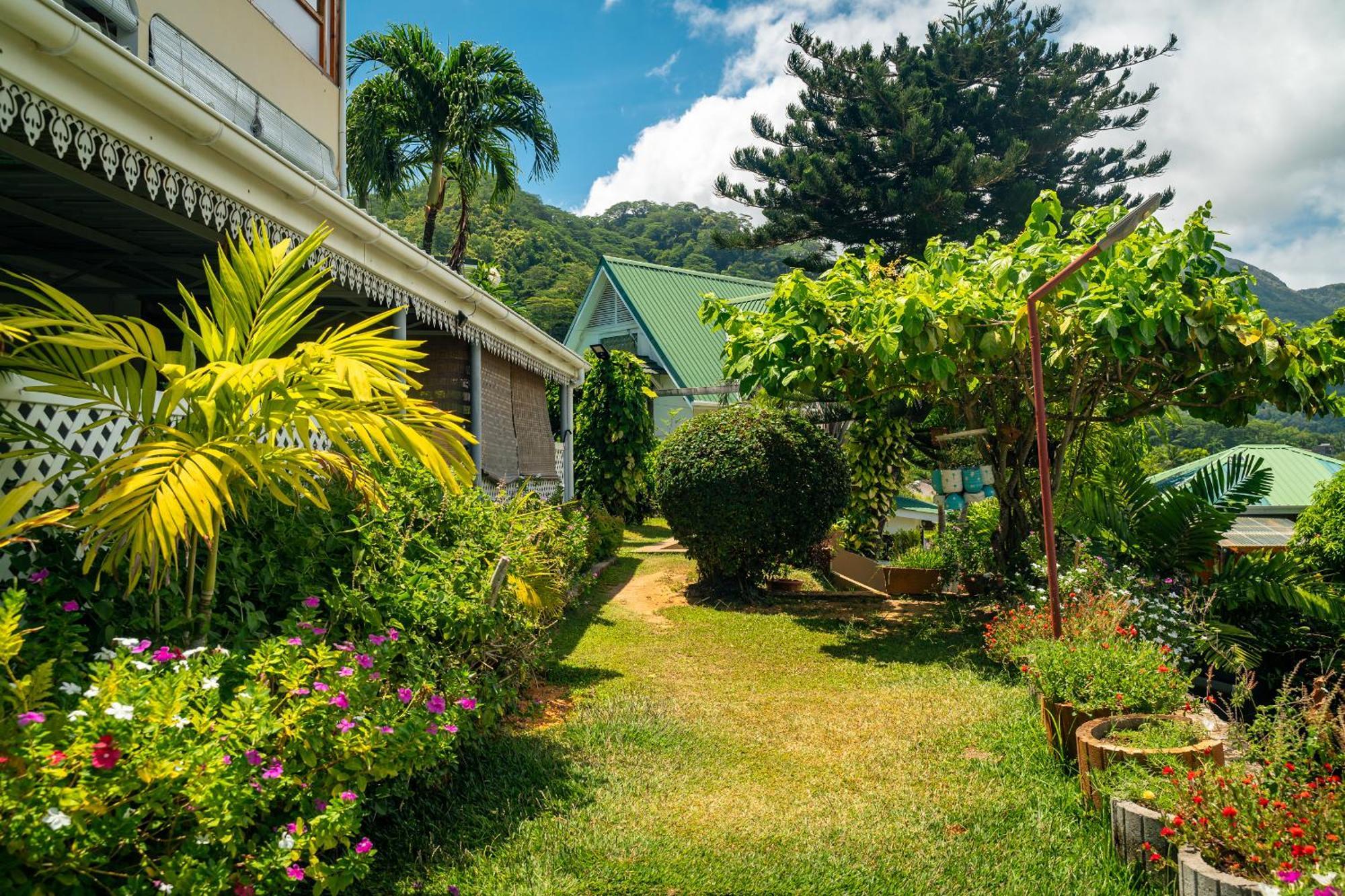 Lemongrass Lodge Beau Vallon  Esterno foto